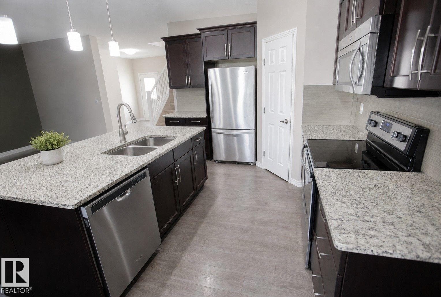 8 MEADOWLINK CM — photo 2