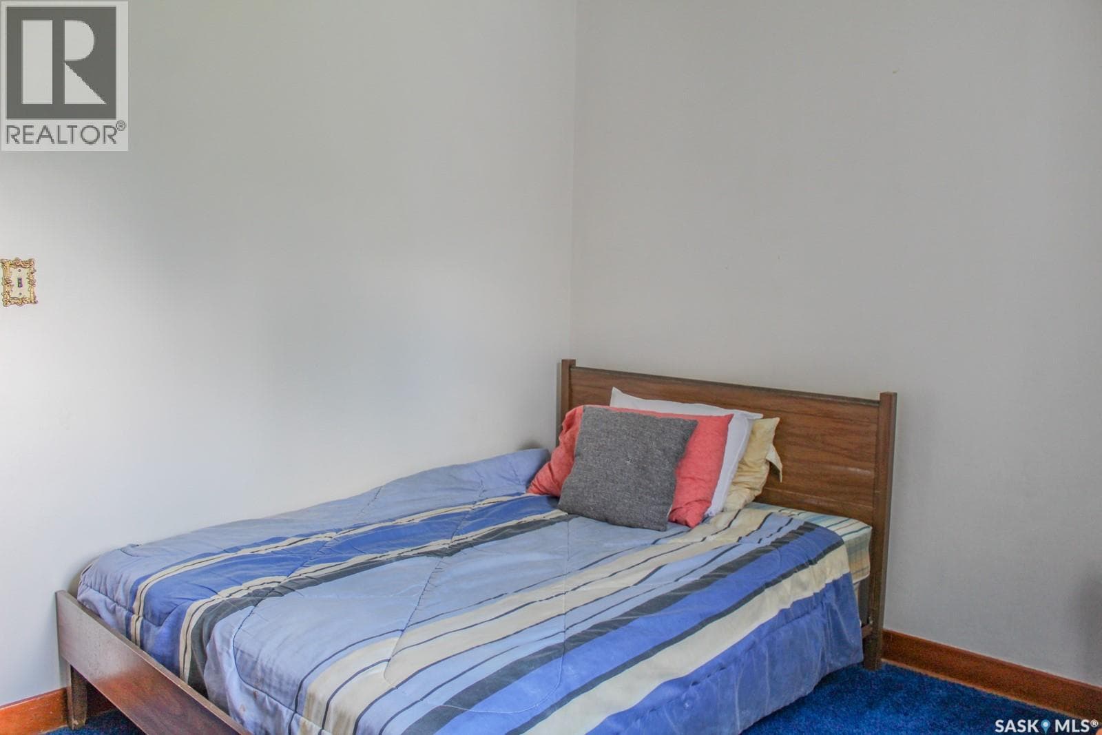 108 Crawford AVENUE E — photo 4