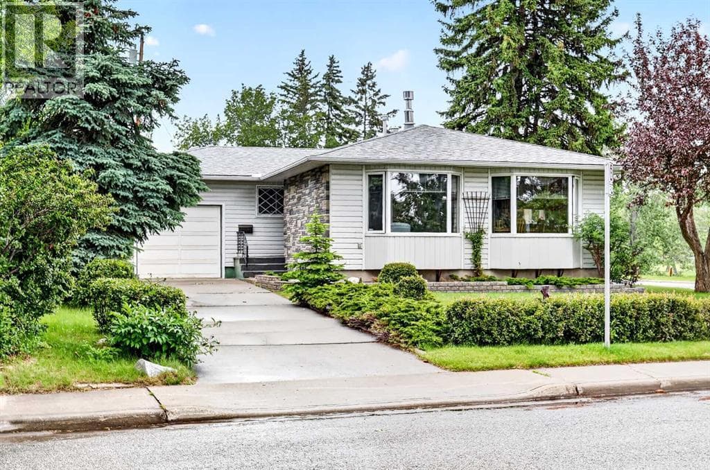 3227 Collingwood Drive NW — photo 2