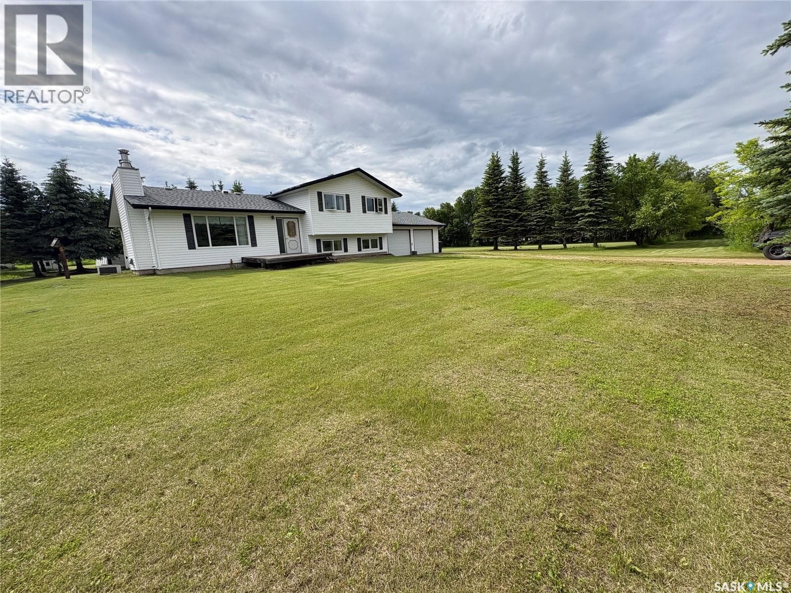 136 Frank AVENUE — photo 2