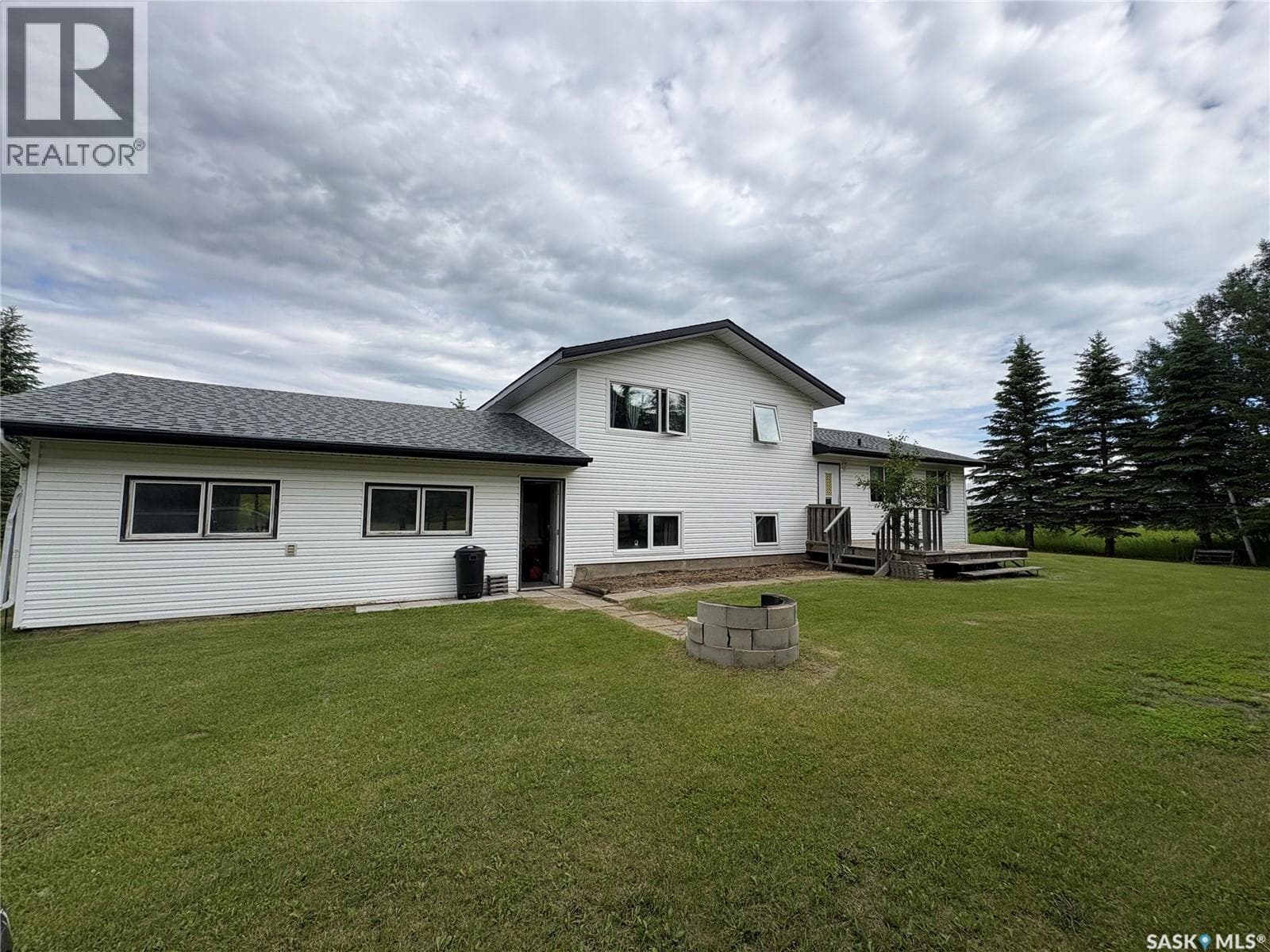 136 Frank AVENUE — photo 3
