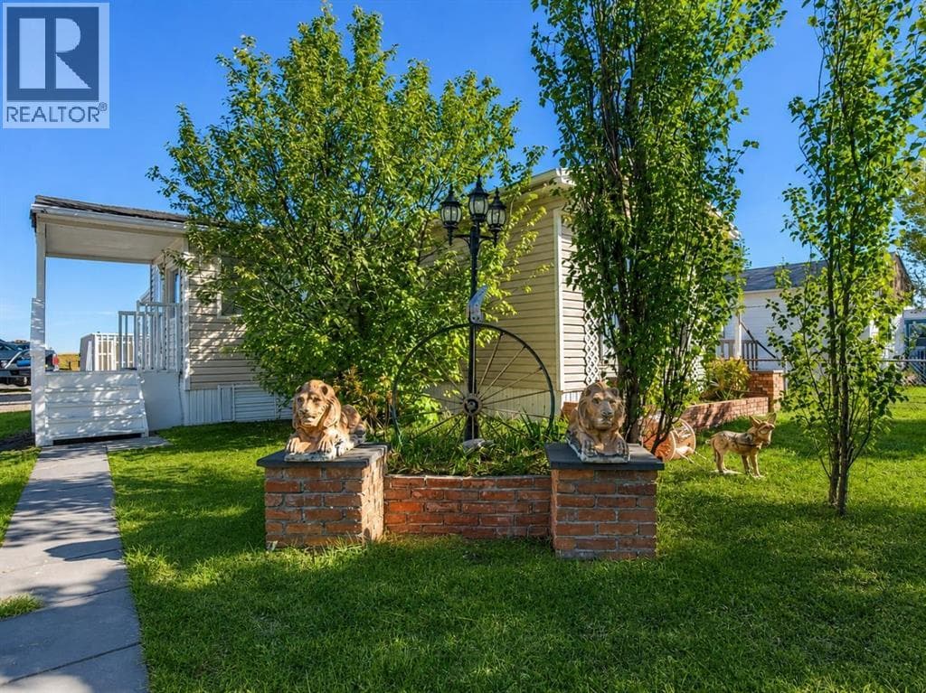 214 Gleichen Street — photo 2