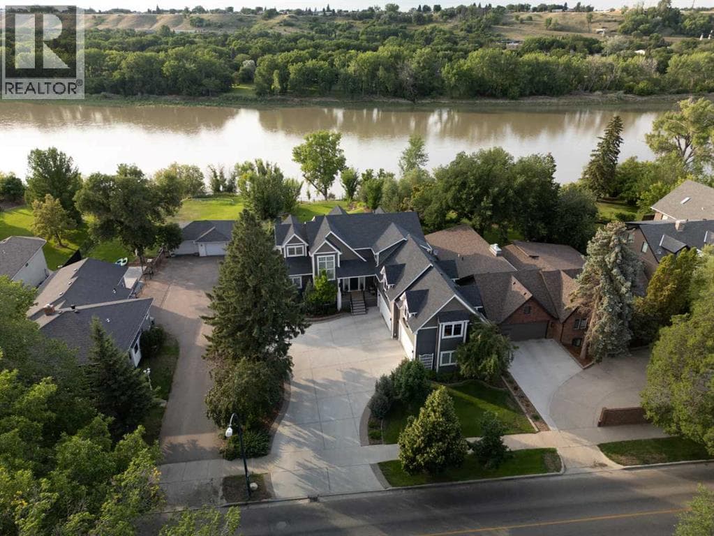 312 1 Street SE — photo 3