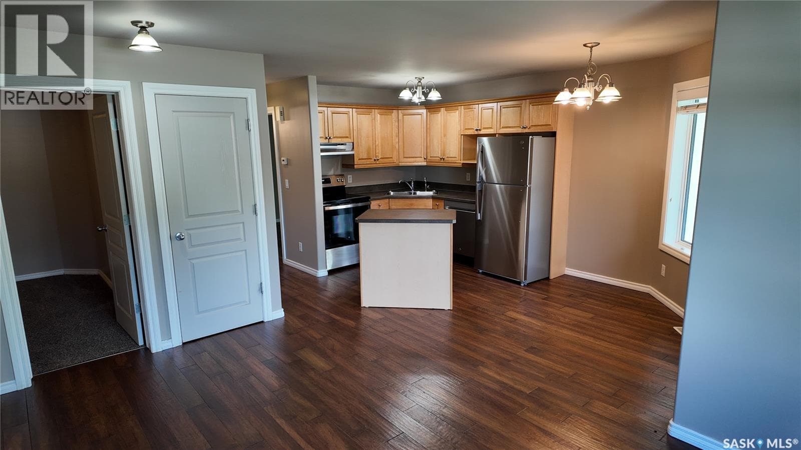 3241 Woodhams DRIVE E — photo 4