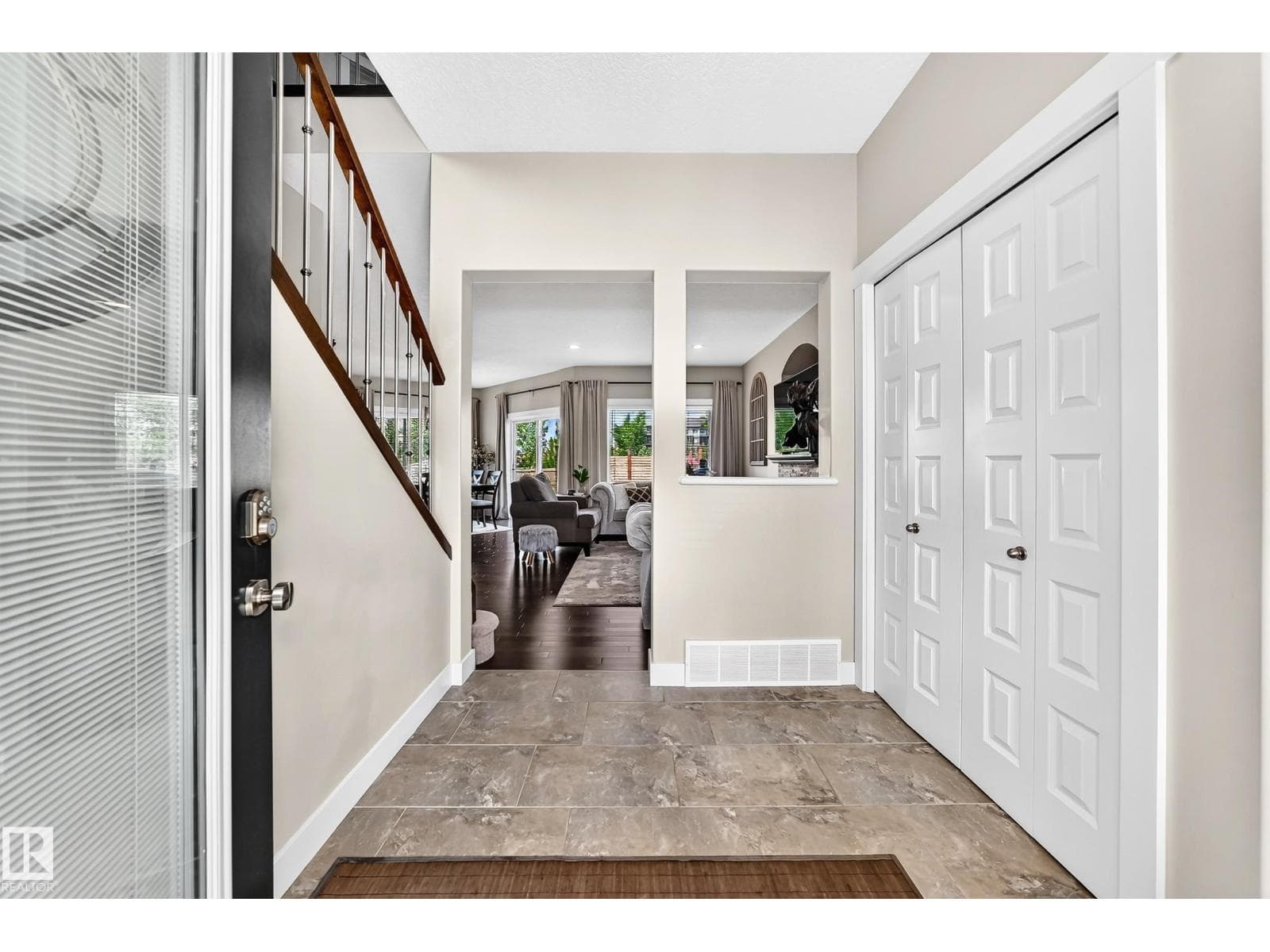 13724 166 AV NW NW — photo 3