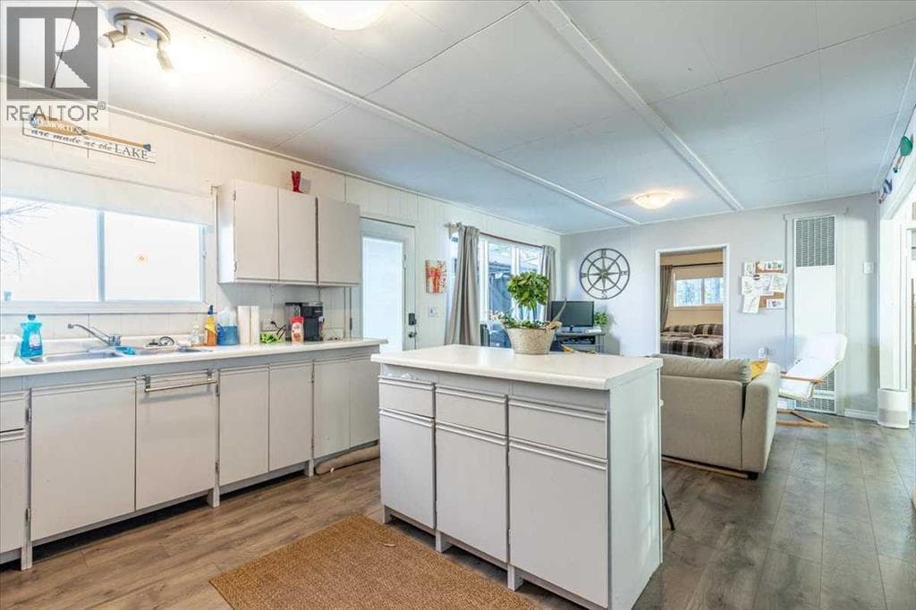 125 Poplar Bay — photo 5