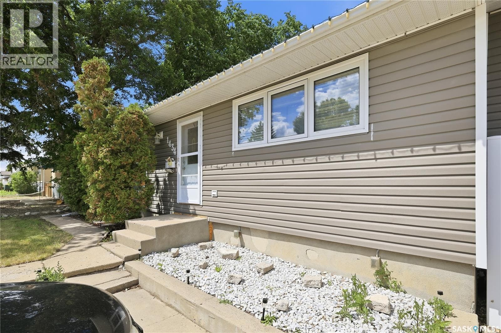 1434 Hochelaga STREET W — photo 2