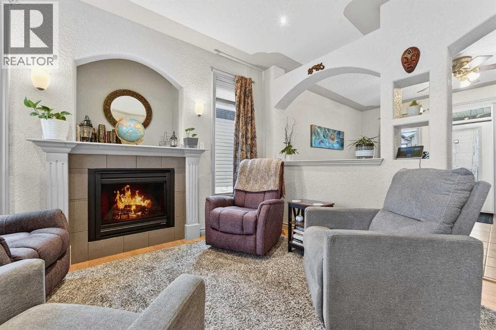 388 Grizzly Crescent N — photo 4
