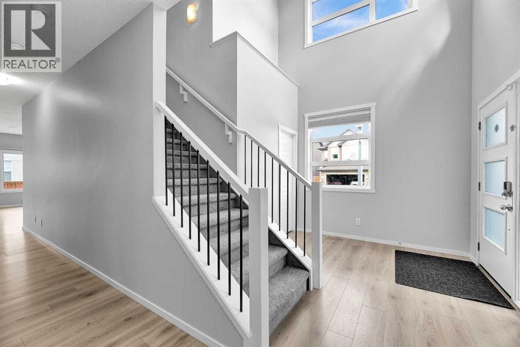 300 Walgrove Boulevard SE — photo 3