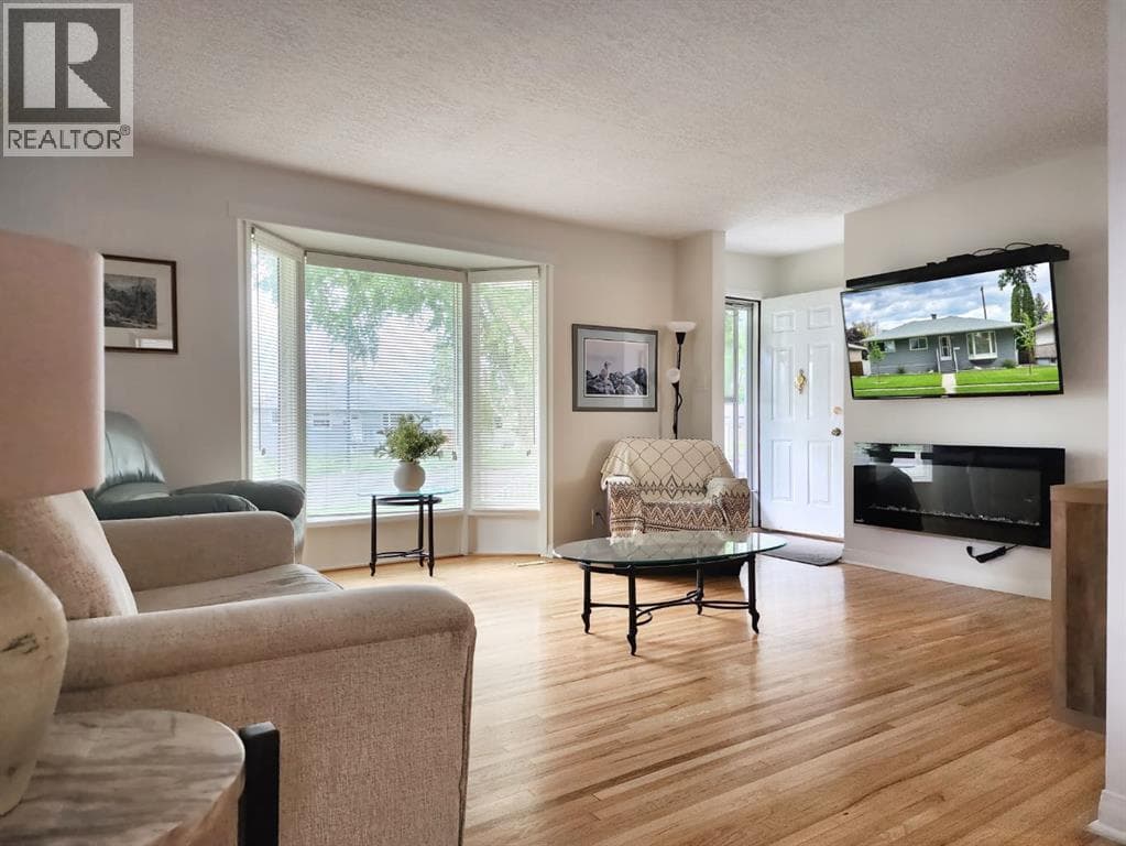 2211 10 Avenue S — photo 3