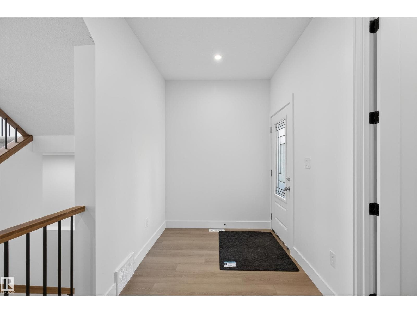16716 34 AV SW — photo 3