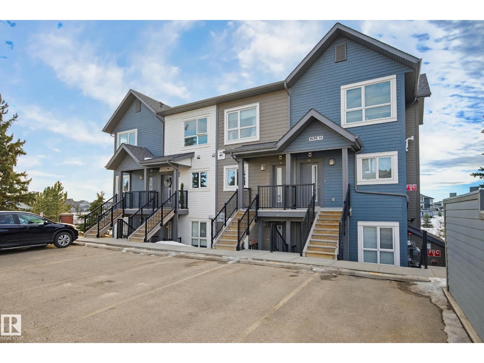 #90 2560 PEGASUS BV NW — photo 2