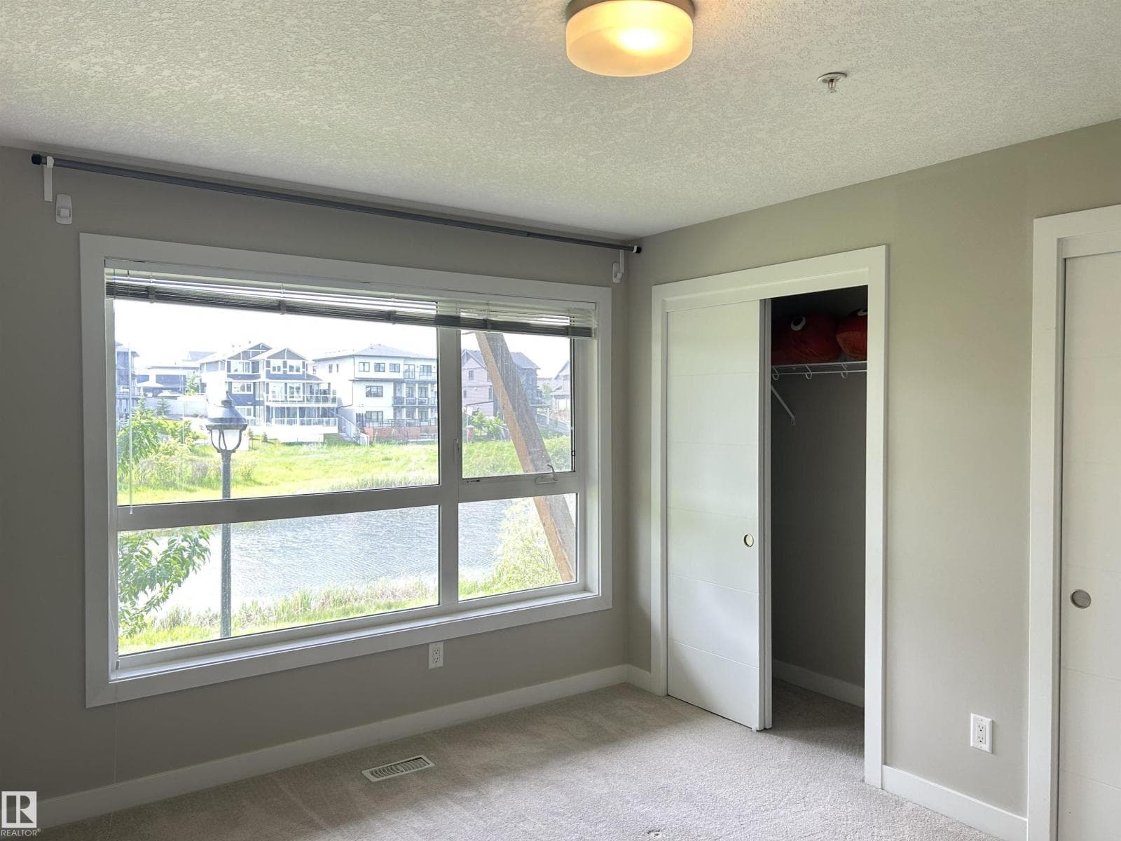 #90 2560 PEGASUS BV NW — photo 3