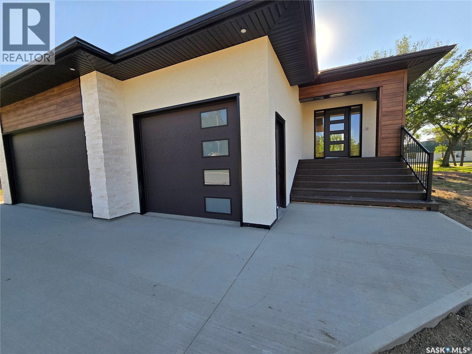 44 KENNEY CRESCENT — photo 3