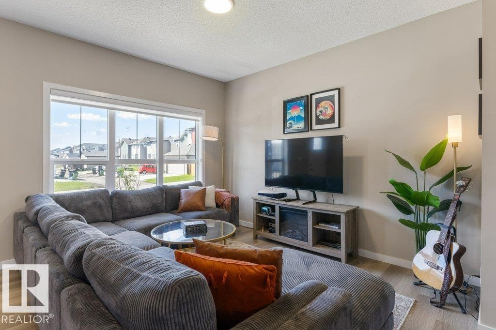 7056 181 AV NW — photo 4