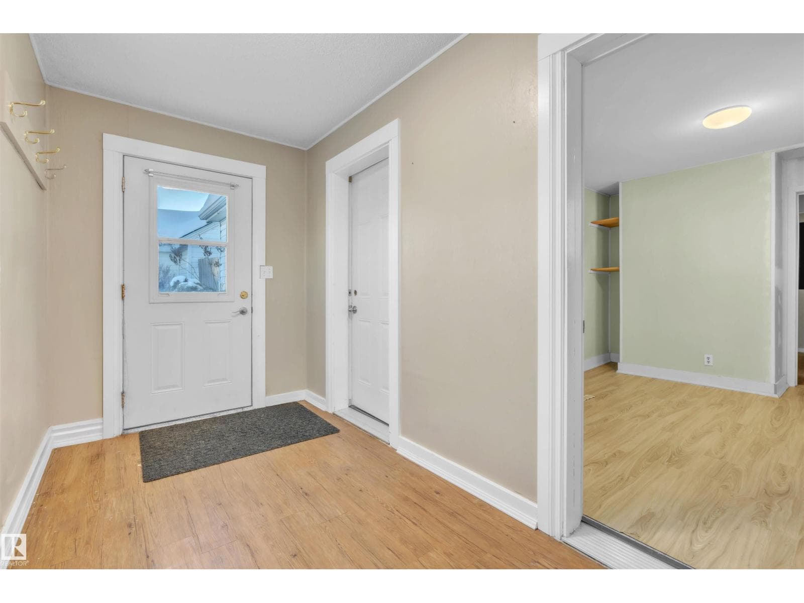 5309 51 AV — photo 2