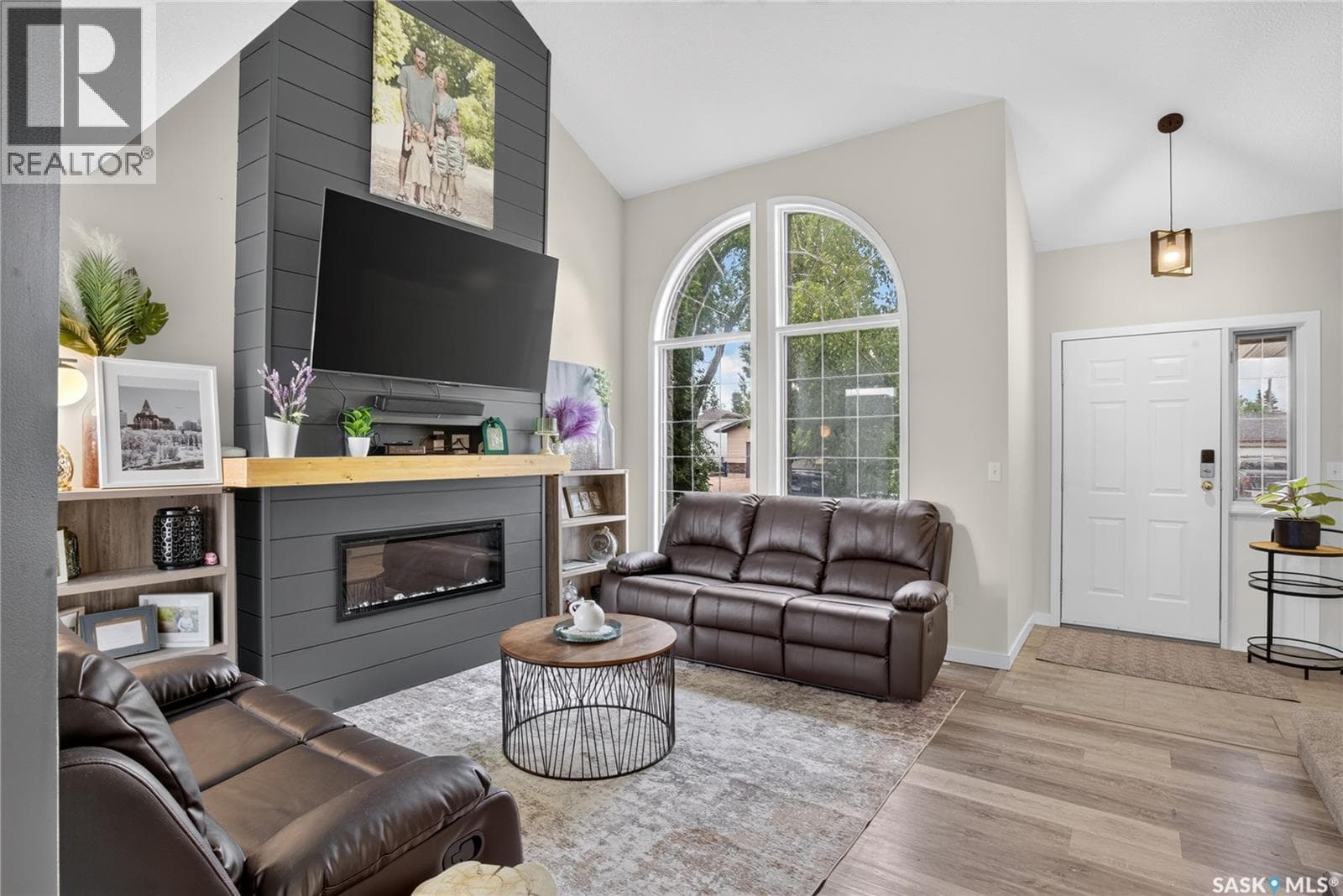 418 Fehr CRESCENT — photo 3