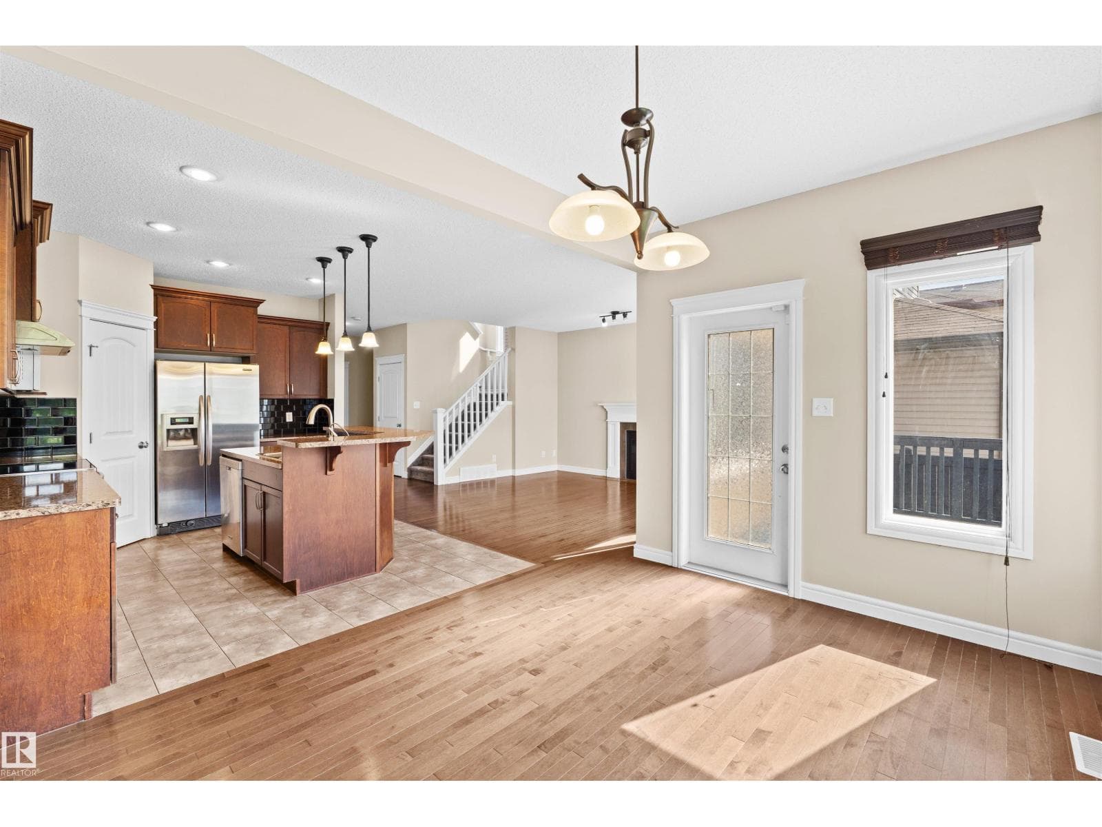 11711 16 Ave SW SW — photo 5