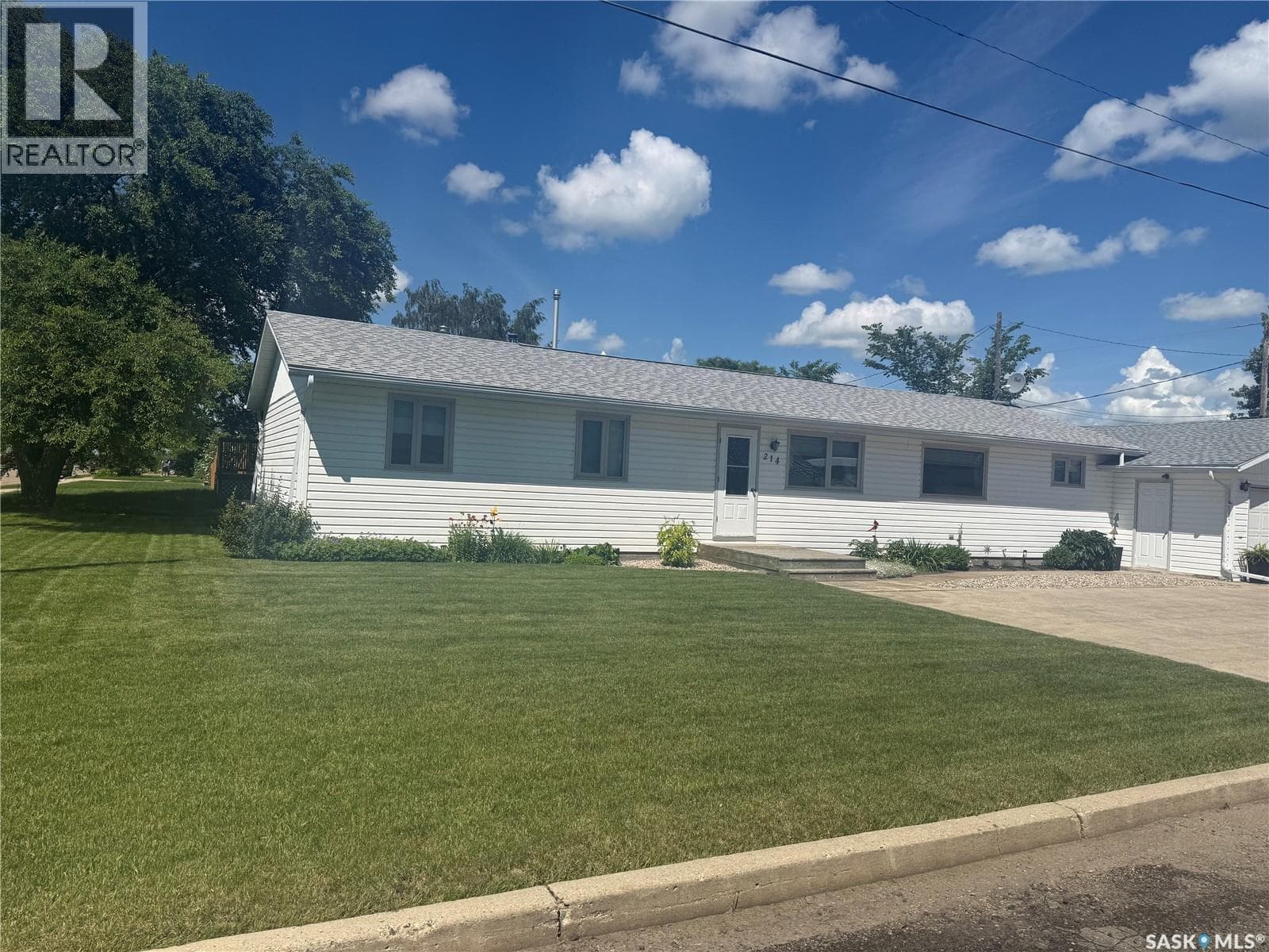 214 Taylor STREET — photo 3