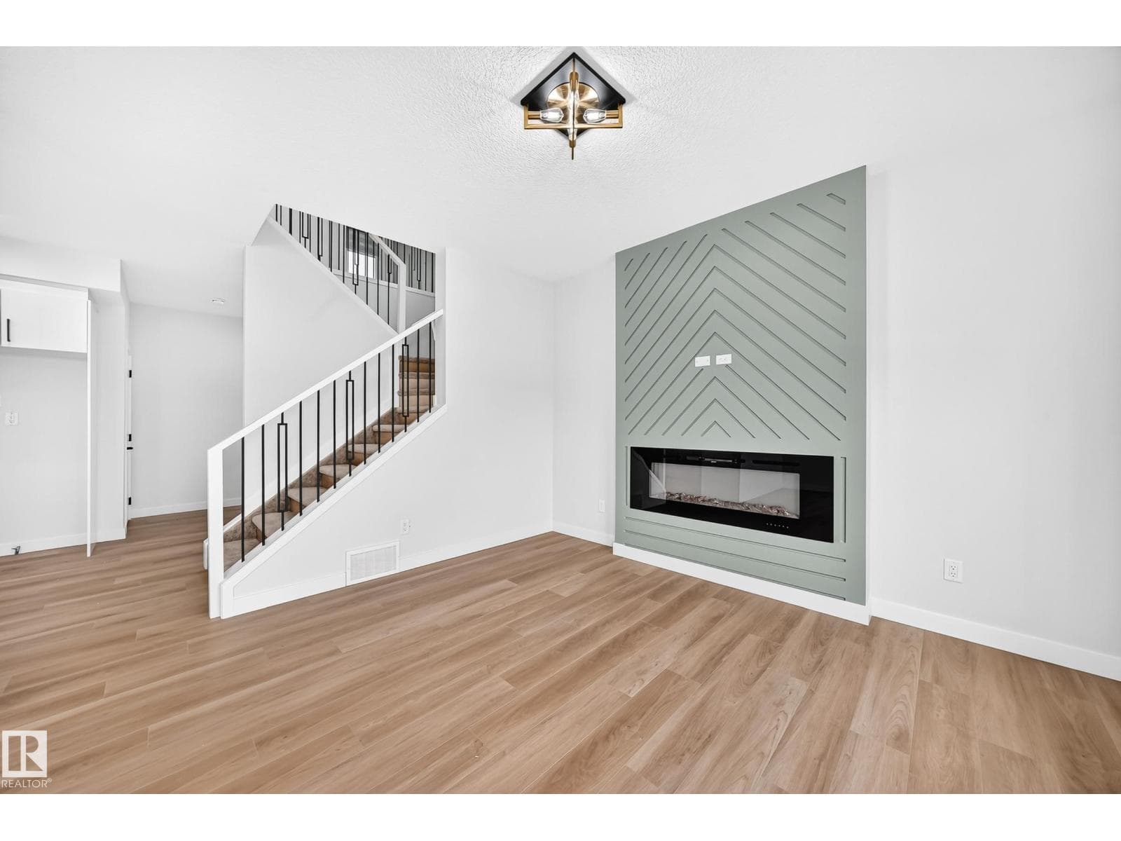 97 PATRIOT WY — photo 5