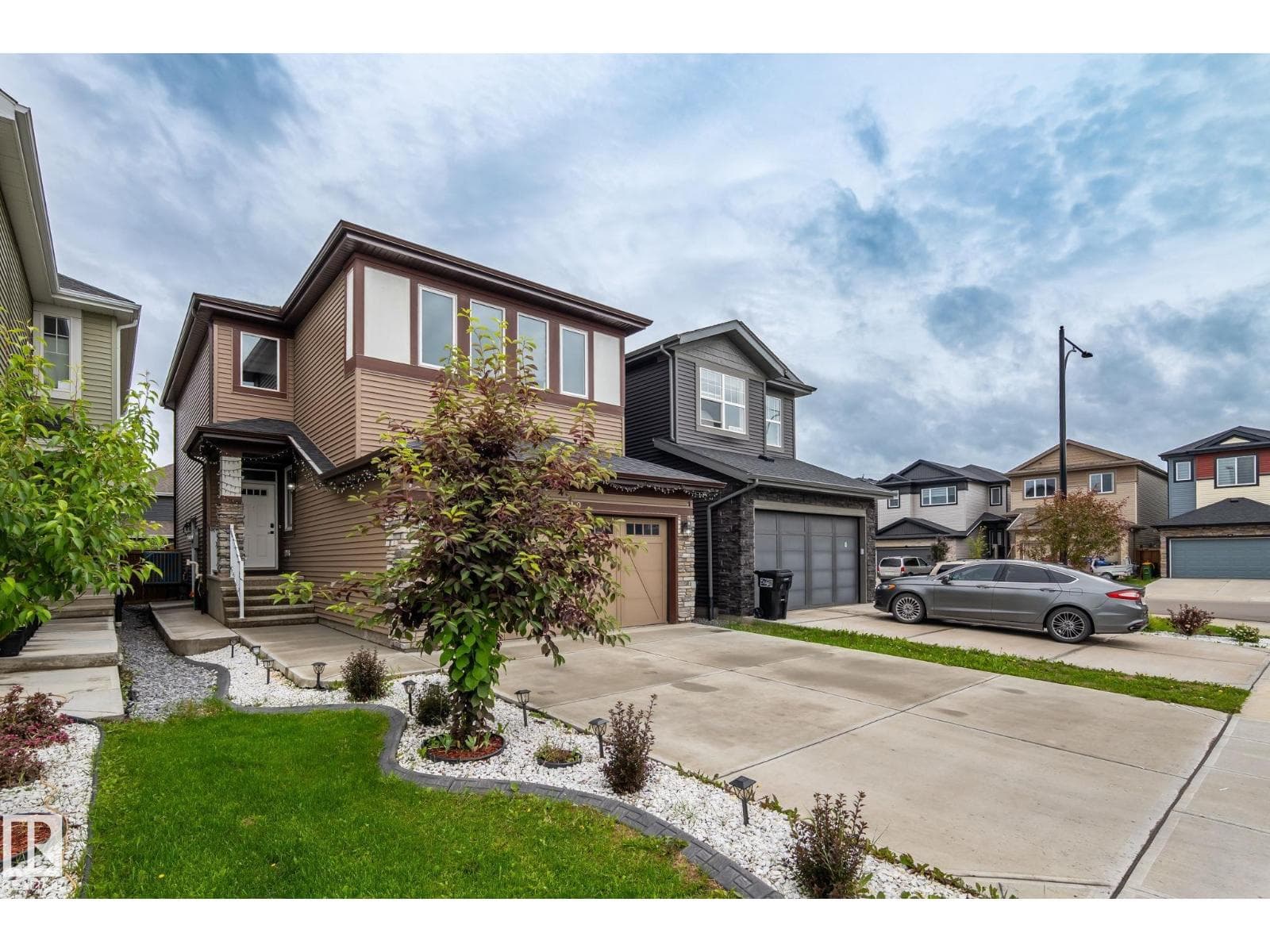 5110 23A ave SW — photo 3