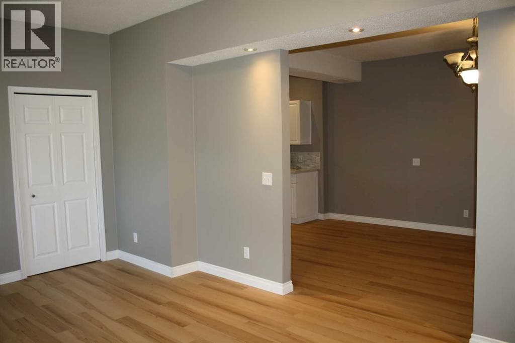 2114 22 Street — photo 5