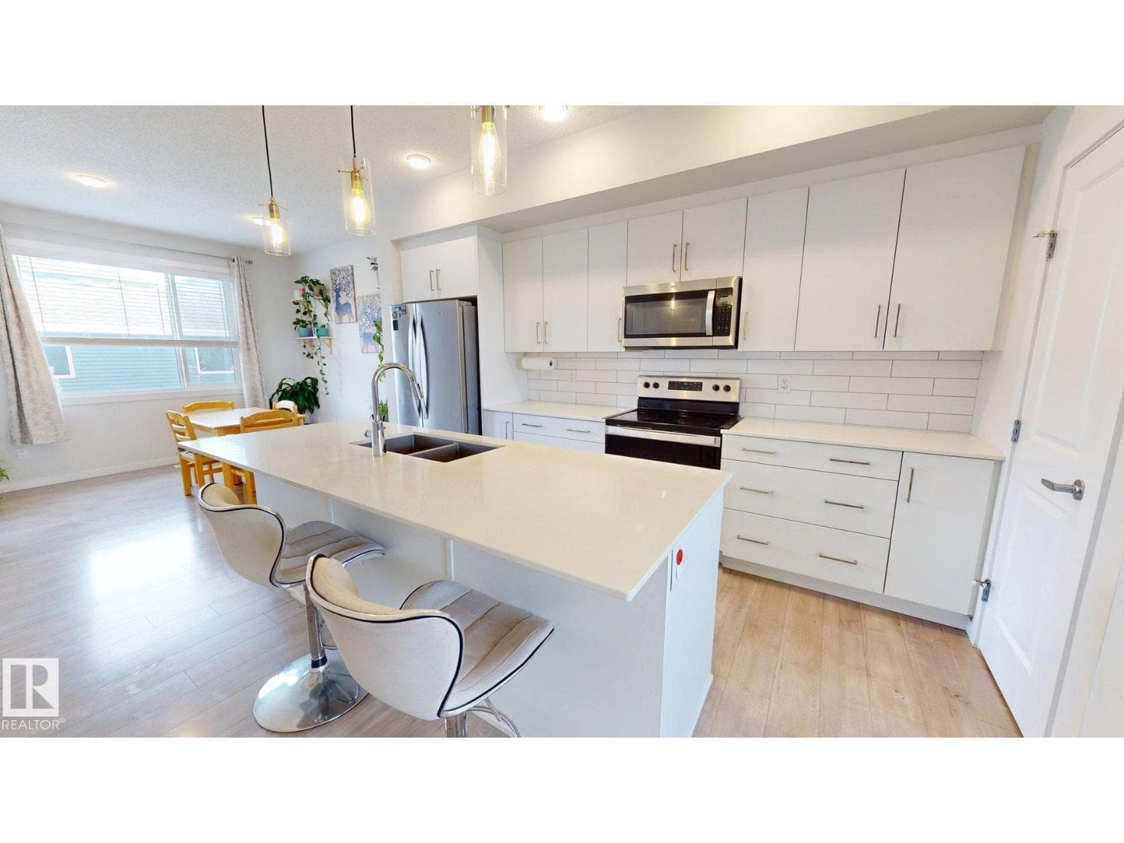 2093 MAPLE RD NW — photo 3
