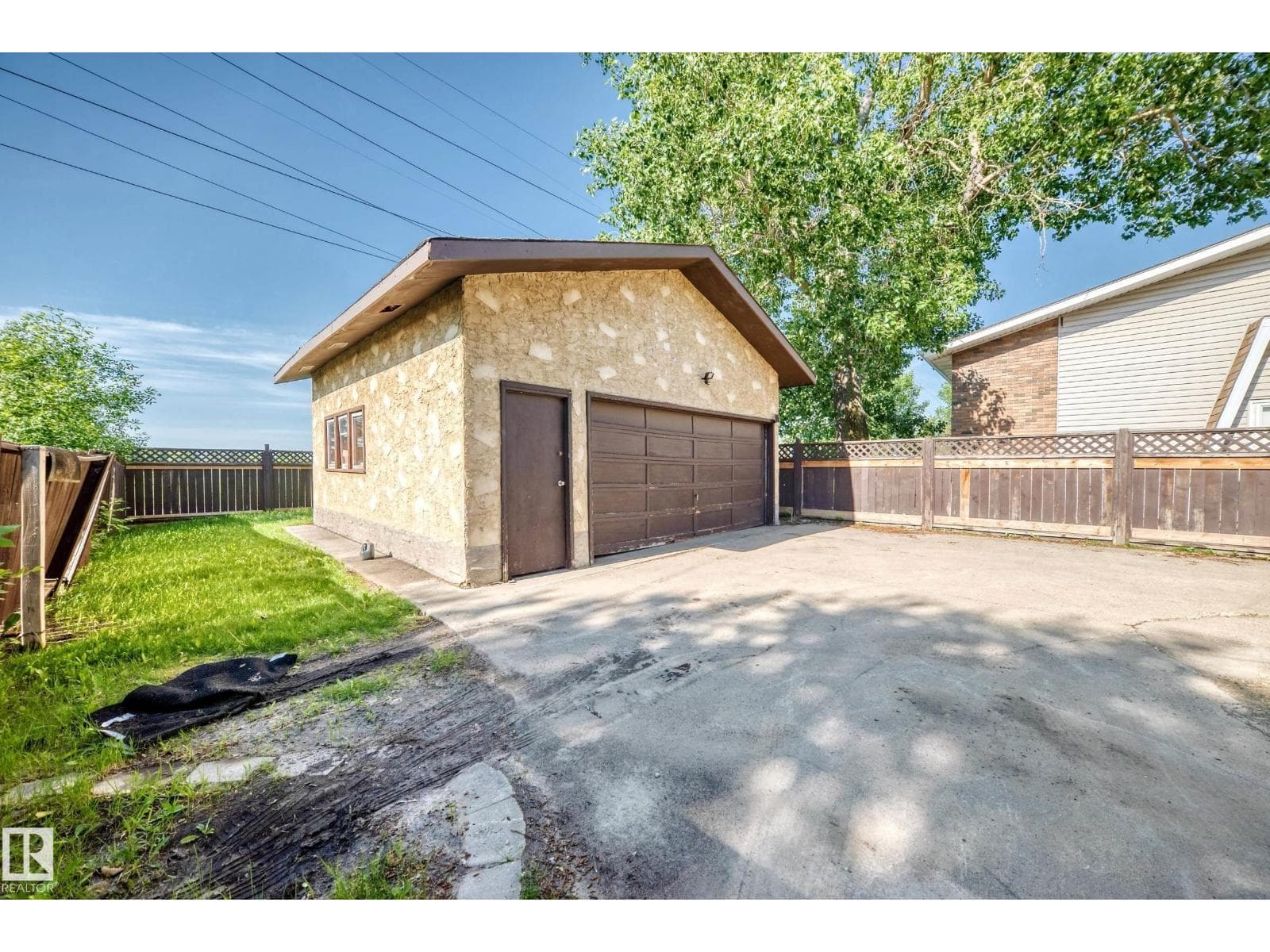 10325 164 AV NW — photo 3