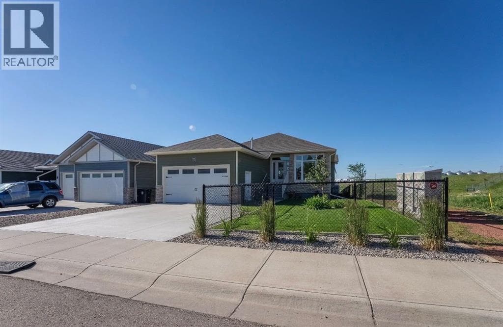 202 Lake Drive — photo 2
