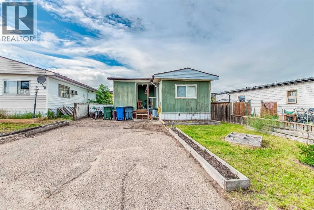 223 Fairchild Street SW — photo 2