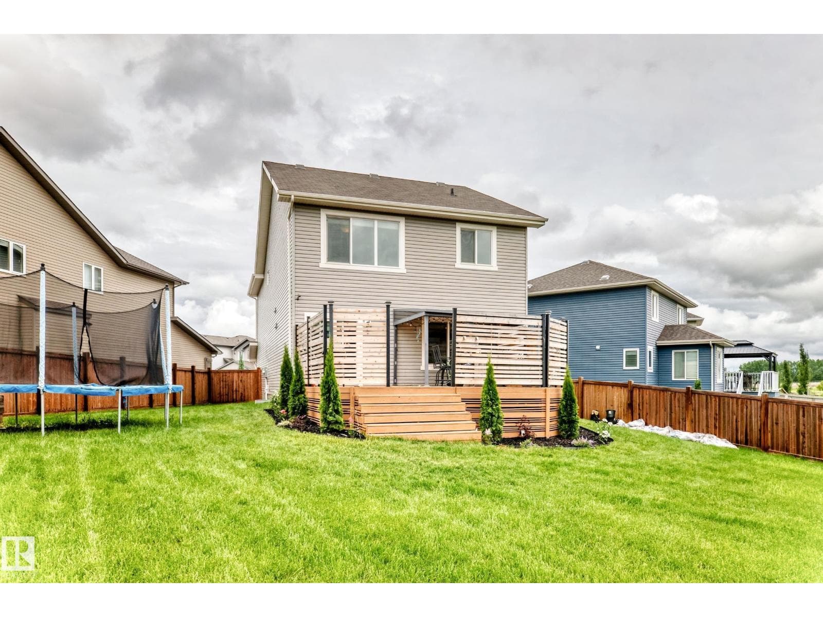 1239 24 AV NW — photo 3