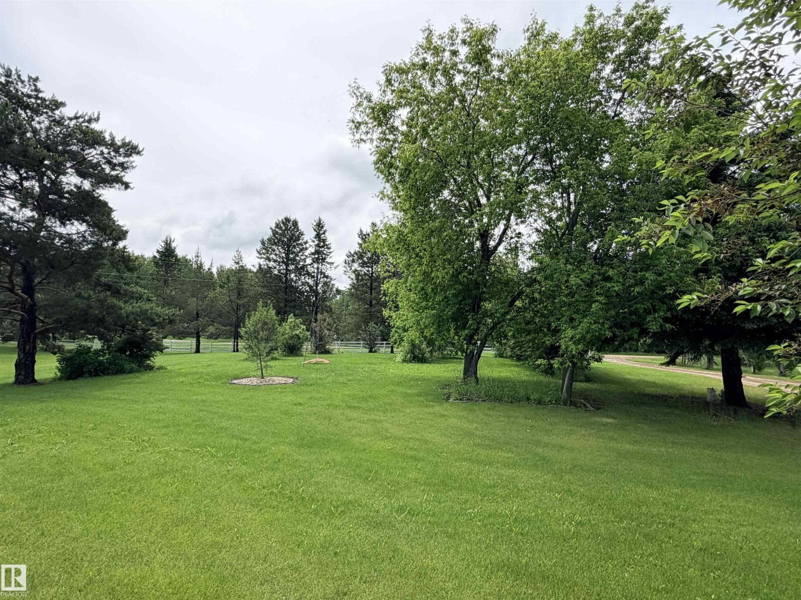 26418 TWP RD 633 — photo 4