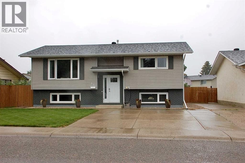 64 Rossmere Avenue SE