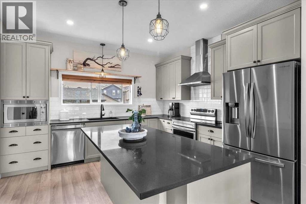 70 Haskayne Drive NW — photo 3