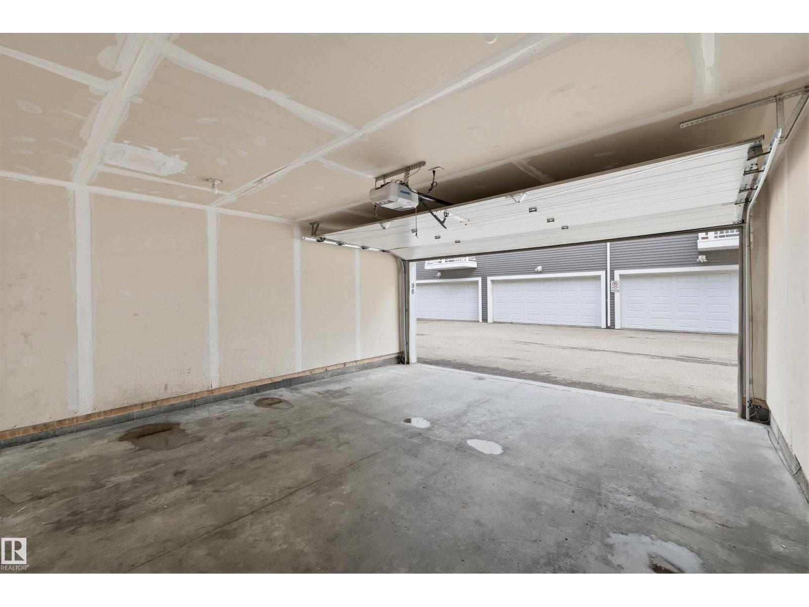 #98 4050 SAVARYN DR SW SW — photo 4