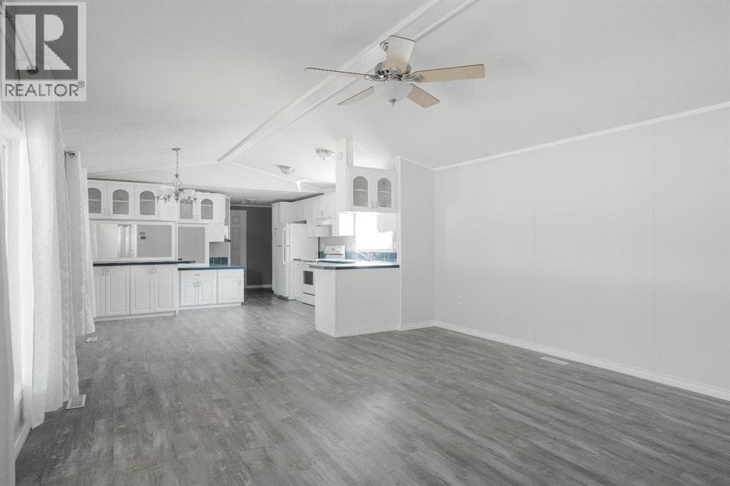212 Greenwich Lane — photo 5