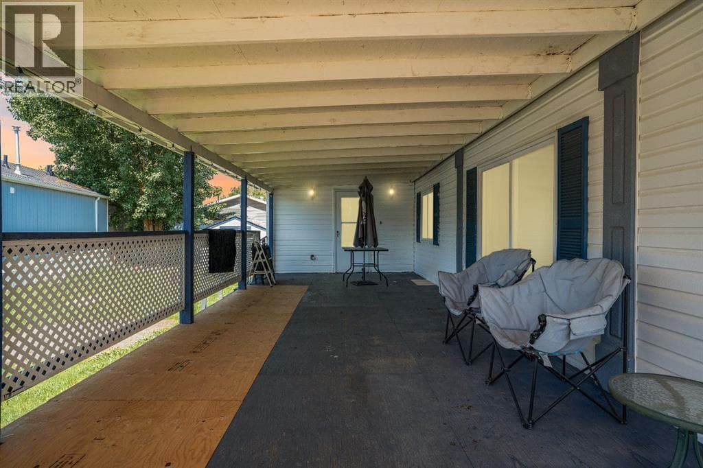 212 Greenwich Lane — photo 3