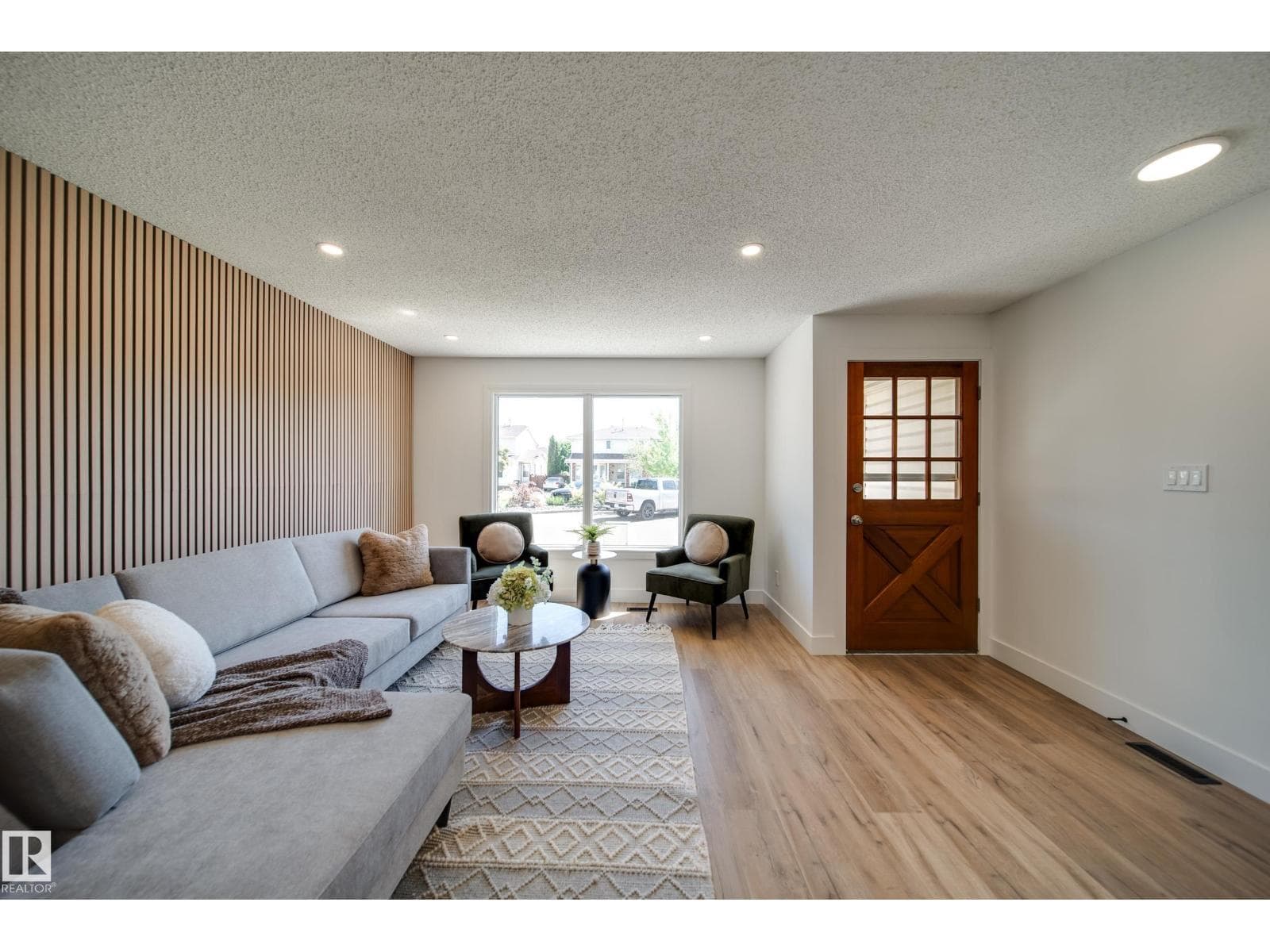 10343 172 AV NW — photo 2