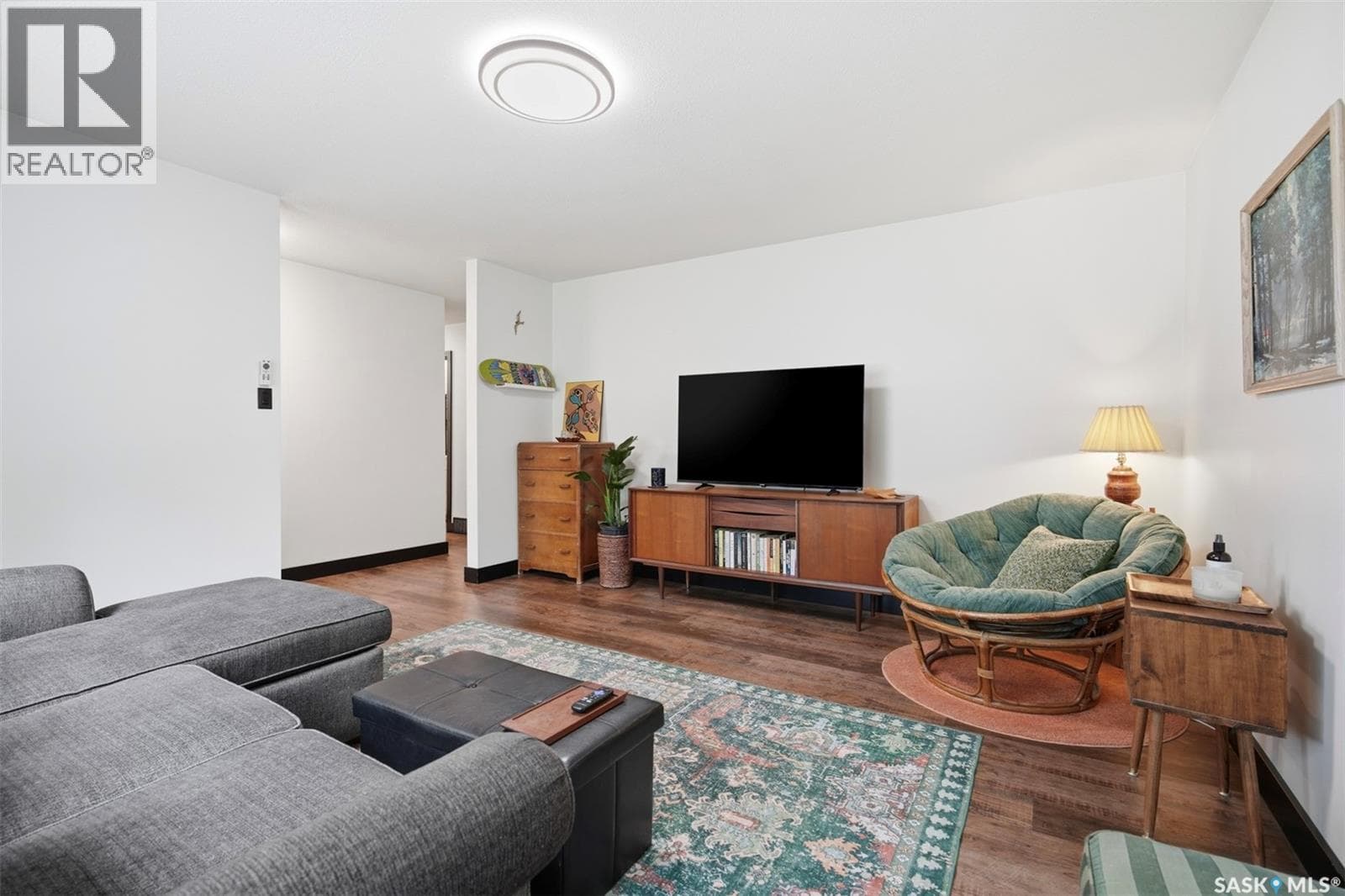 241 Laurentian DRIVE — photo 2
