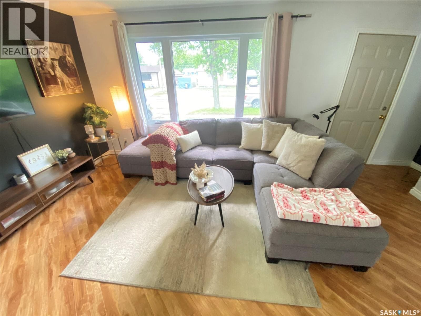 65 Irwin AVENUE — photo 4