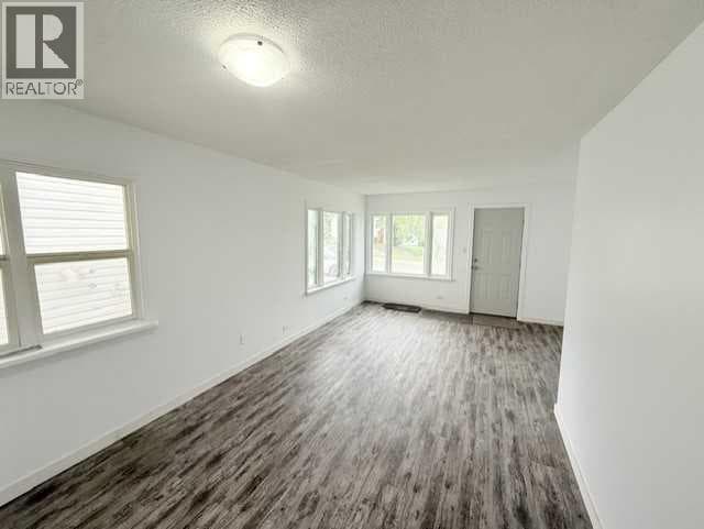 10124 104 Avenue — photo 5