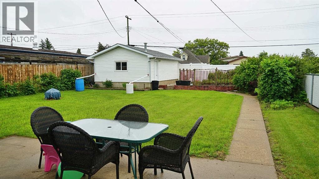 5825 51 Street — photo 4