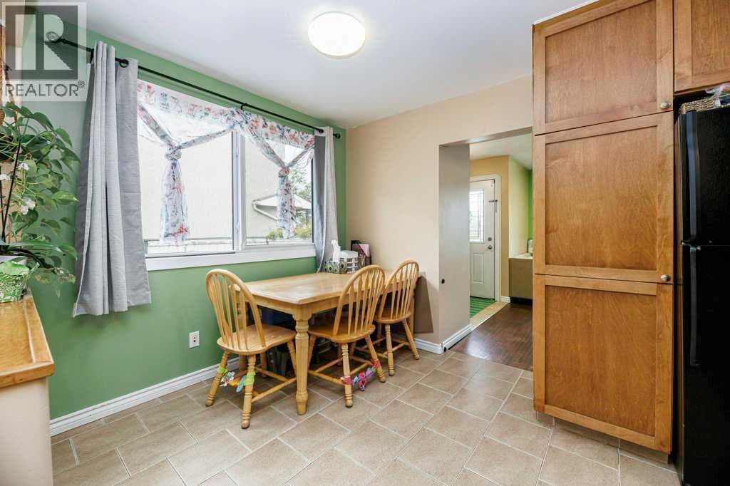 22 McIntosh Avenue — photo 5