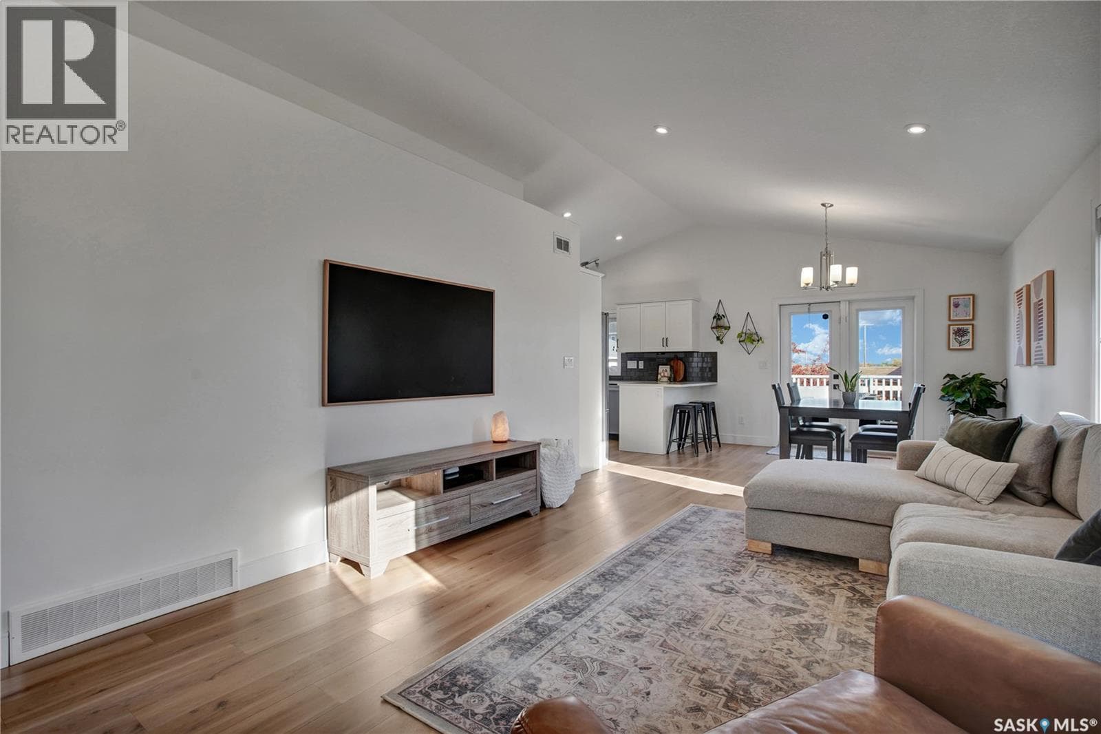 655 Kolynchuk COURT — photo 5