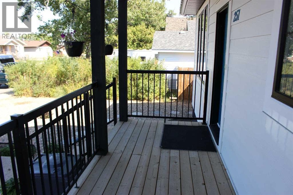 251 Crescent Avenue — photo 3