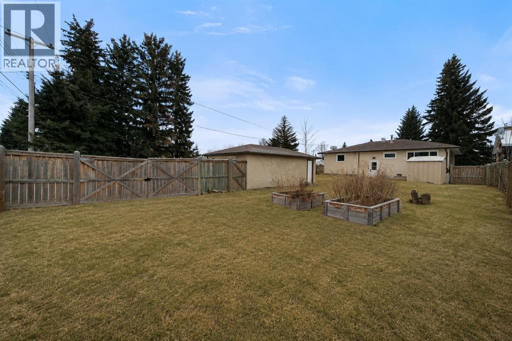 5228 53 Avenue — photo 3