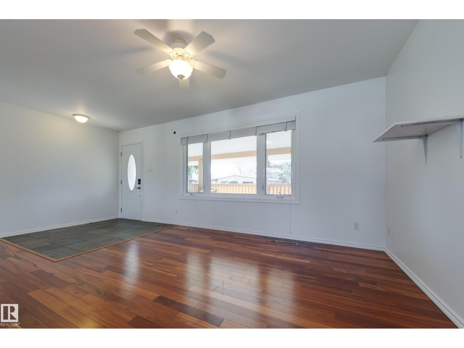 6108 84 AV NW — photo 5