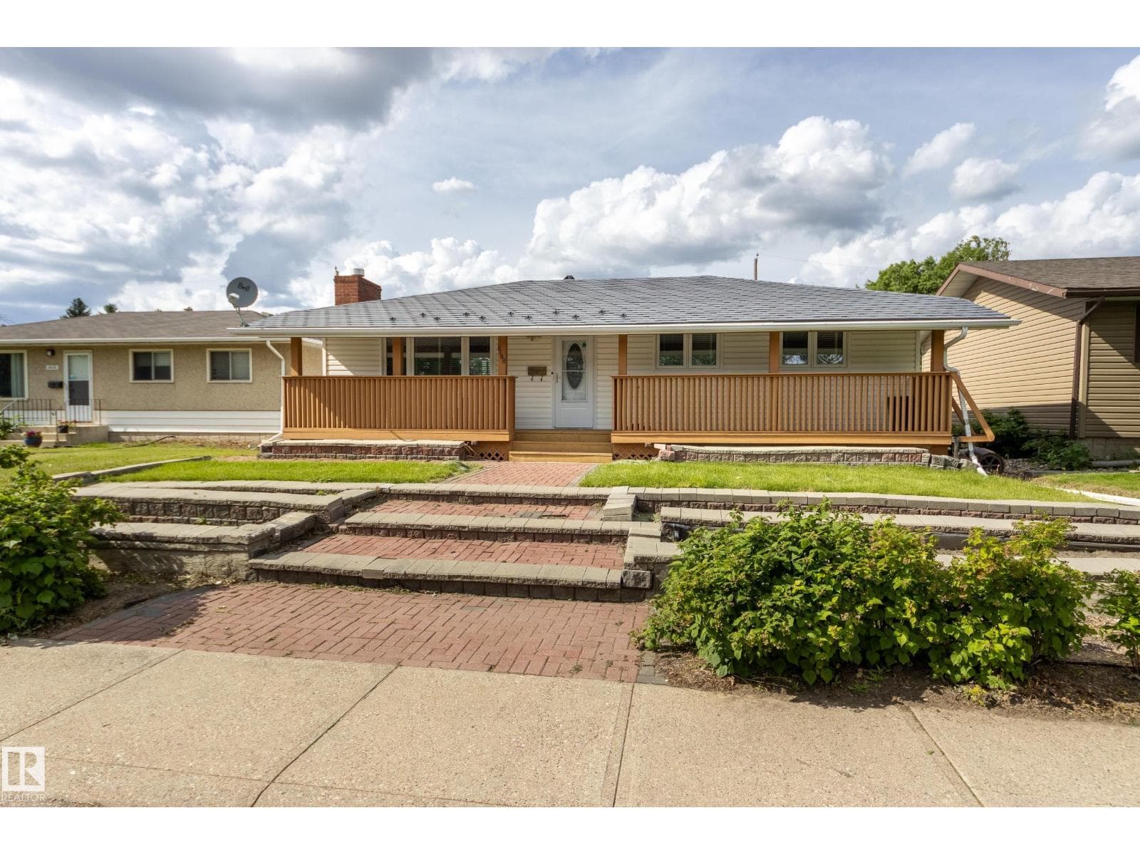 6108 84 AV NW