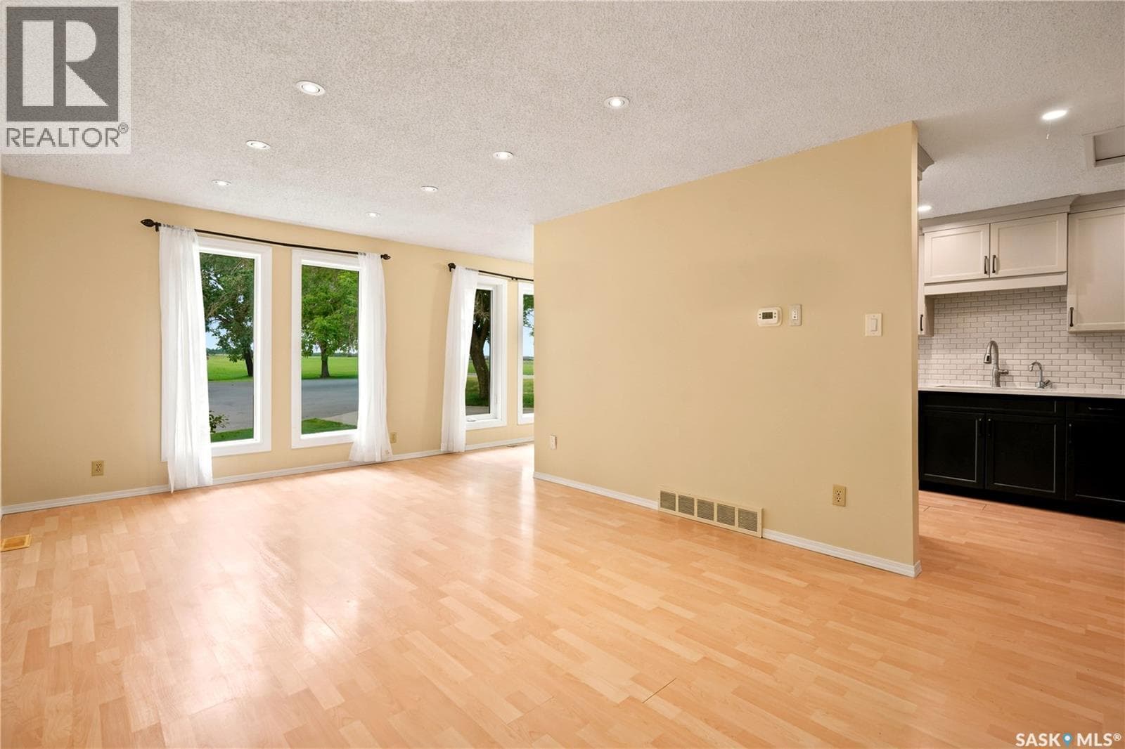 7322 RIMMER BAY — photo 2
