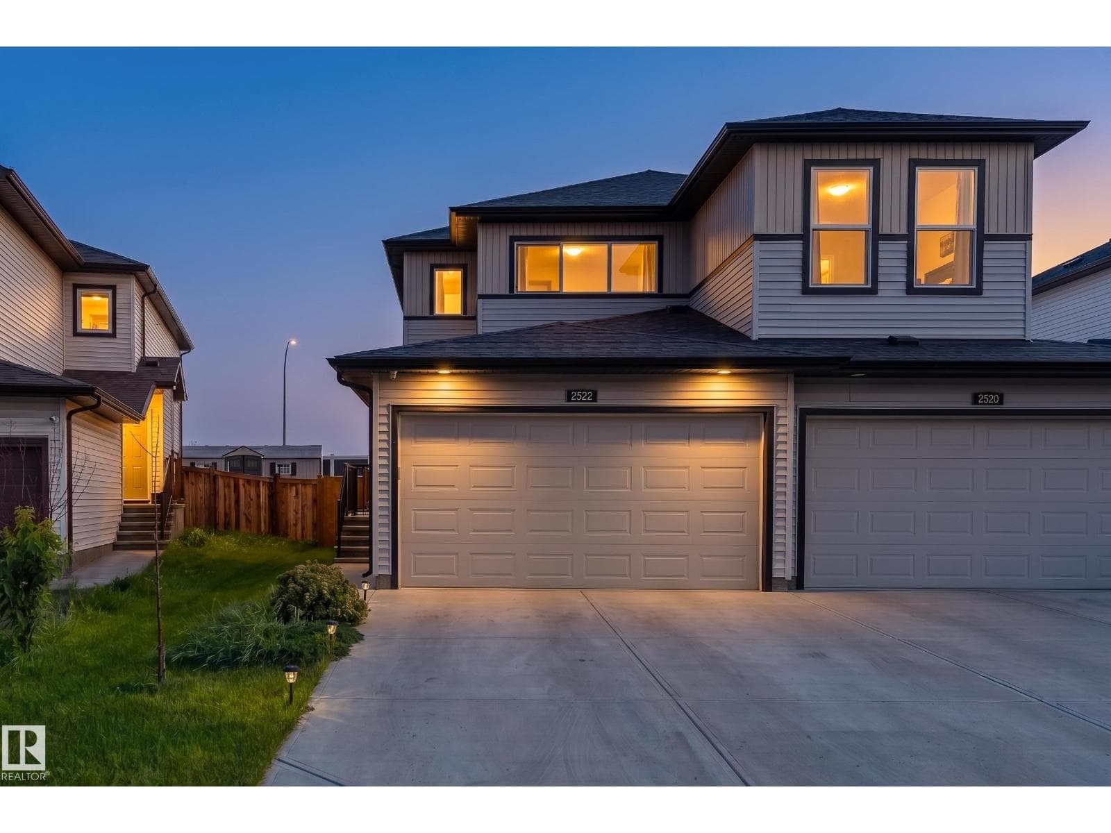 2522 152 AV NW